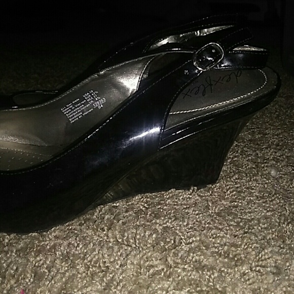 Size 10 Dexflex black wedges - Picture 2 of 2